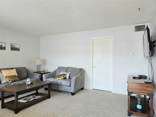 apt-3c-2111 Lakeview Dr, SEBRING, FL, 33870-3191 | Card Image
