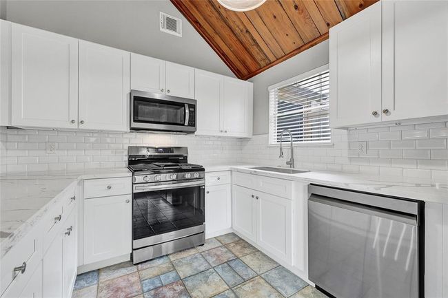 Must see updated kitchen with brand new appliances | Image 13
