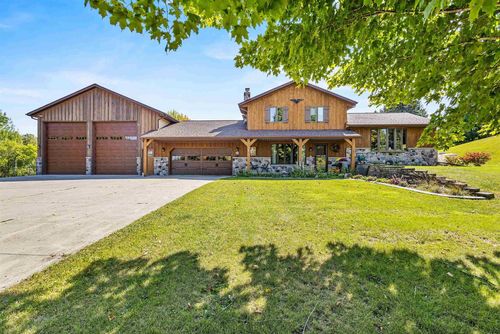 9092 N Paradise Road, Farmington, WI, 53040 | Card Image