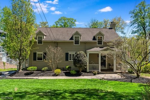 364 Dogwood Way, Mountainside, NJ, 07092-1324 | Card Image