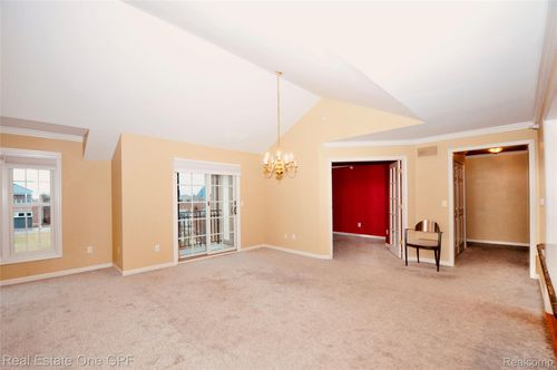 303-26 Pointe Park Pl, Grosse Pointe Park, MI, 48230-1381 | Card Image