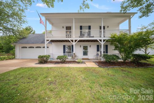 1040 Thorncrest Dr, Fletcher, NC, 28732-9294 | Card Image