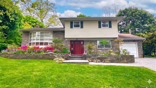 5 Highpoint Dr, Huntington, NY, 11743-4407 | Card Image
