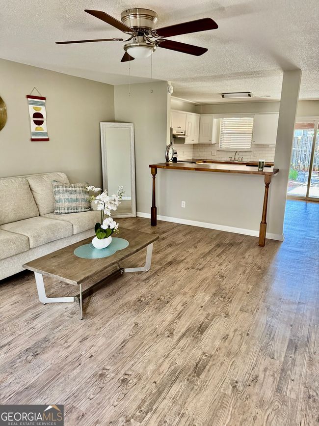 129 Stonehedge Dr, Townhouse with 2 bedrooms, 1 bathrooms and null parking in WARNER ROBINS GA | Image 4