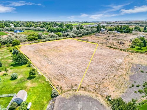 002 Fernandes Acres, Hagerman, ID, 83332 | Card Image
