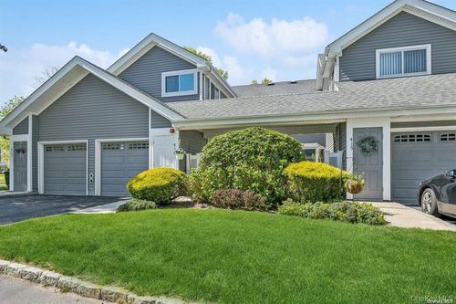 416 Lindsay Ln, Moriches, NY, 11955-1704 | Card Image
