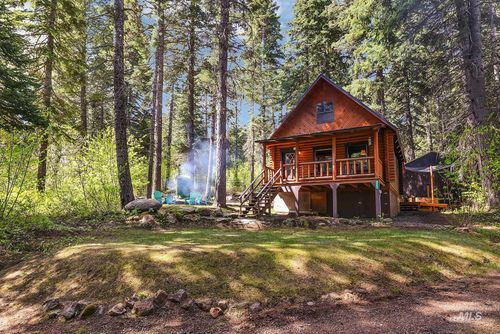 1221 Fox Rd, Cascade, ID, 83611 | Card Image