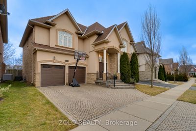 2372 Brockberry Cres, House other with 4 bedrooms, 5 bathrooms and 4 parking in Oakville ON | Image 2