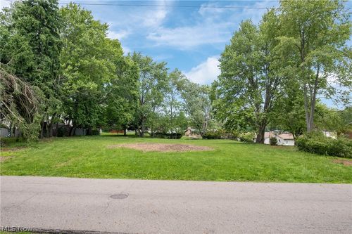 7811 Parkford St Nw, Massillon, OH, 44646-1558 | Card Image