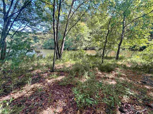 wr64-64 Woodrun Dr, Middleton, TN, 38052-8460 | Card Image