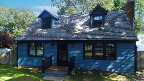 16 Heather Dr, Remsenburg, NY, 11960-2042 | Card Image