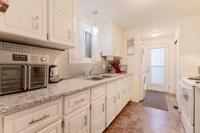 265 Pebble Beach Pky, House other with 2 bedrooms, 2 bathrooms and 2 parking in Grand Bend ON | Image 16
