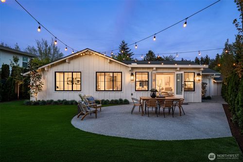 2829 92nd Ave Ne, Clyde Hill, WA, 98004-1752 | Card Image