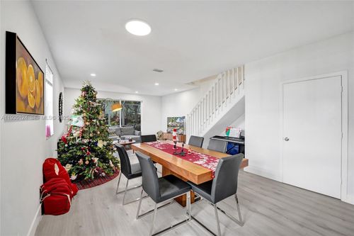 3643 San Simeon Cir, Weston, FL, 33331-5045 | Card Image