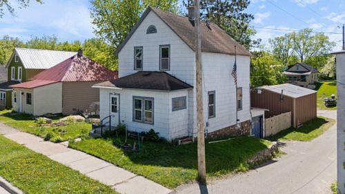 202 6th Ave, Bovey, MN, 55709-2635 | Card Image