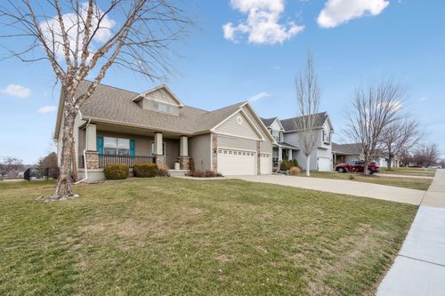 4900 Andrews Pl, Pleasant Hill, IA, 50327-7012 | Card Image