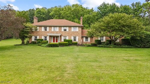 8640 Foxglove Ave Nw, Clinton, OH, 44216-9533 | Card Image