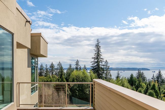 3112 Deer Ridge Dr, Townhouse with 4 bedrooms, 4 bathrooms and 2 parking in West Vancouver BC | Image 4