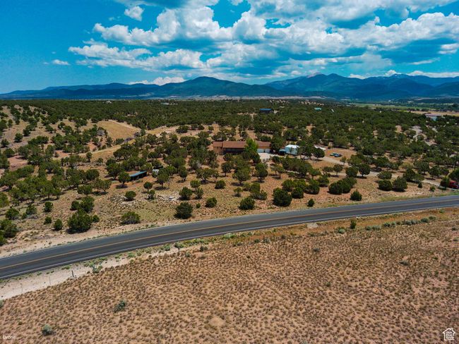 Bird's eye view of mountains | Image 43