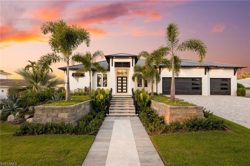 111 Montrose Dr, FORT MYERS, FL, 33919-6143 | Card Image