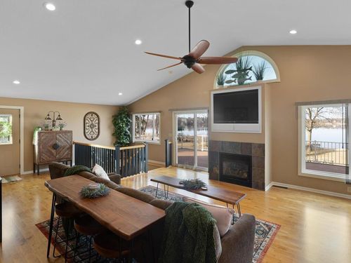 23118 E Martin Lake Dr Ne, Stacy, MN, 55079-9378 | Card Image