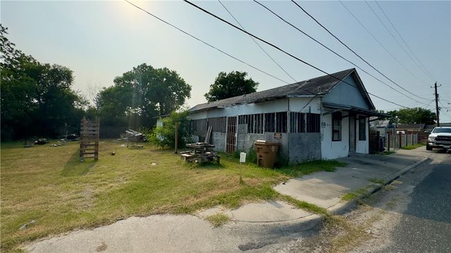 707 - 703 Francesca St, Home with 0 bedrooms, 0 bathrooms and null parking in Corpus Christi TX | Image 7