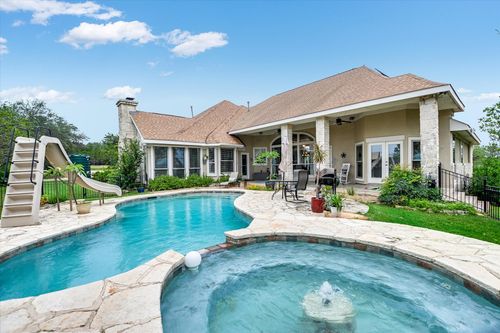 300 Valley Oak Dr, Dripping Springs, TX, 78620-5276 | Card Image
