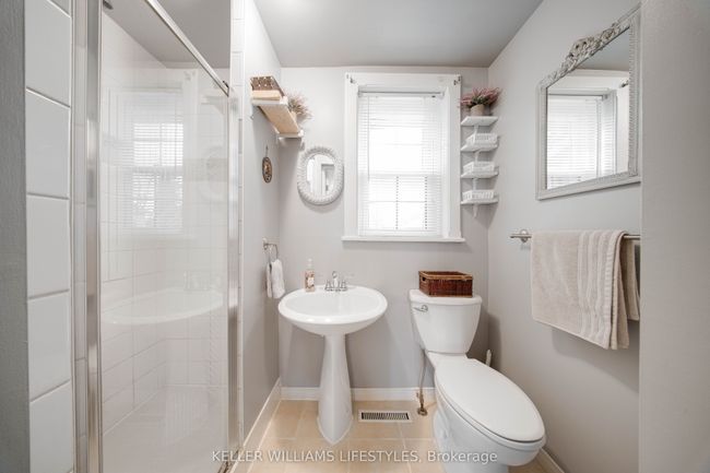 22 Prince St, House other with 2 bedrooms, 1 bathrooms and 6 parking in Forest ON | Image 15