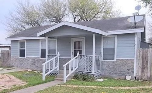 1118 E Huisache Ave, Kingsville, TX, 78363-5828 | Card Image