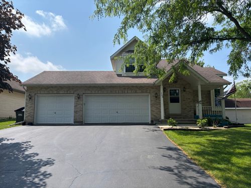 733 Cottonwood Cir, Genoa, IL, 60135-7508 | Card Image