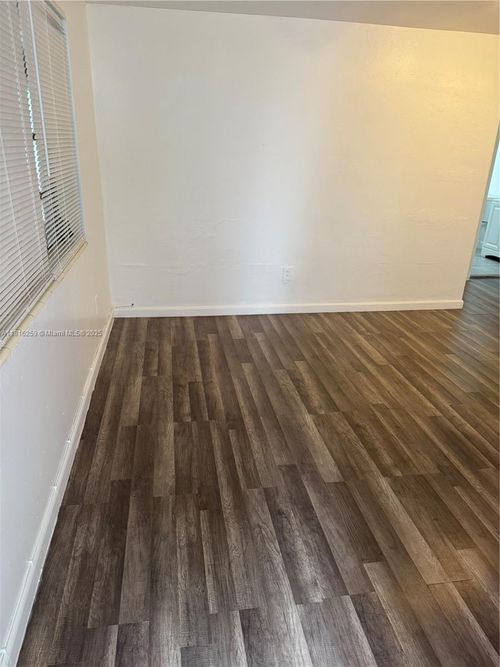 apt-4-16890 Ne 21st Ave, North Miami Beach, FL, 33162-3356 | Card Image