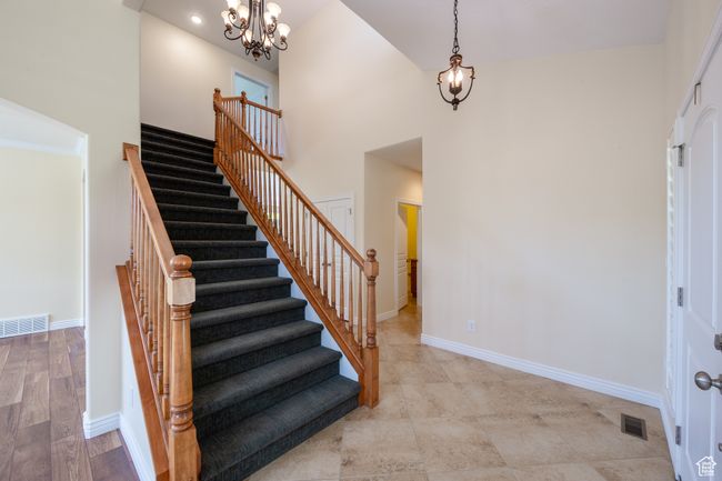 Stairs from entry to upper level | Image 6