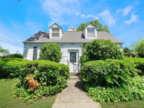 425 Baldwin Rd, Hempstead, NY, 11550-7638 | Card Image