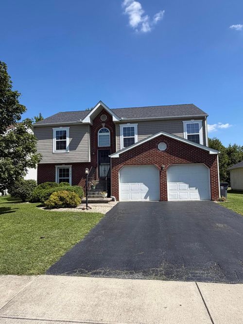 323 Haystack Ave, Pataskala, OH, 43062-7376 | Card Image