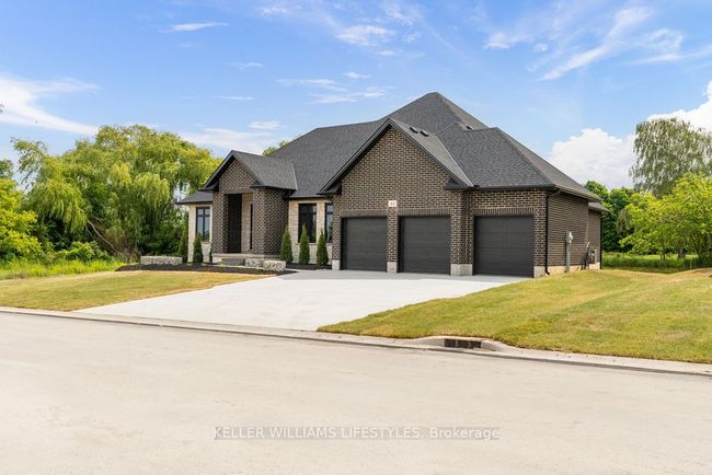 52 E Glen Dr, House other with 3 bedrooms, 3 bathrooms and 3 parking in Arkona ON | Image 4