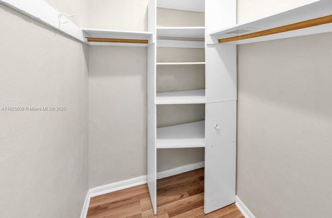 APT-1006 - 18801 Ne 2 Nd Ave, Condo with 0 bedrooms, 1 bathrooms and null parking in Miami FL | Image 5