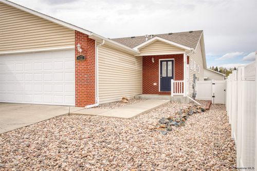 422 Brandi Ln, Cheyenne, WY, 82009-2753 | Card Image