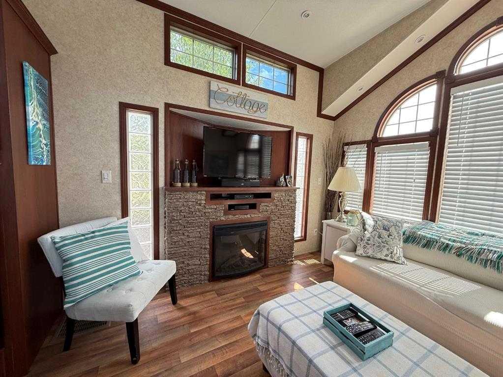 Residential in Lac Des Iles 4