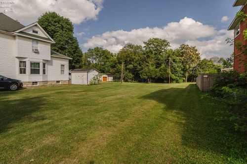 711 Rawson Ave, Fremont, OH, 43420-2132 | Card Image