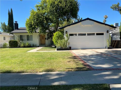22301 Haynes St, Woodland Hills, CA, 91303-2425 | Card Image