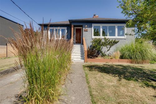 1982 Kings Rd, Saanich, BC, V8R2P5 | Card Image