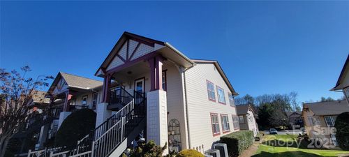 2306 Deermouse Way, Hendersonville, NC, 28792-7402 | Card Image