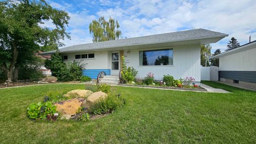 56 Winslow Crescent Sw, Calgary, AB, T3C2R1 | Card Image