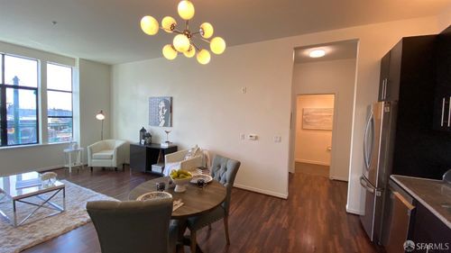 apt-207-3801 San Pablo Ave, Emeryville, CA, 94608-3879 | Card Image