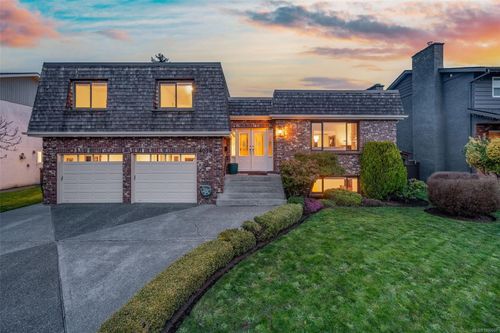 4059 Cavallin Crt, Saanich, BC, V8N5P9 | Card Image