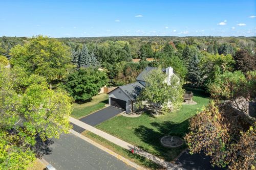 18863 Broadmoore Dr, Eden Prairie, MN, 55346-1025 | Card Image