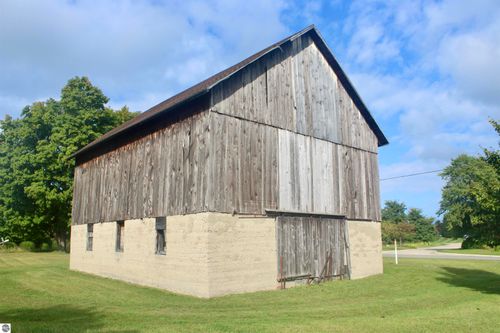 12833 Mclachlan Rd, Kewadin, MI, 49648-9232 | Card Image