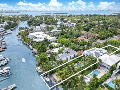 755 Ne 77th St, Miami, FL, 33138-5216 | Card Image