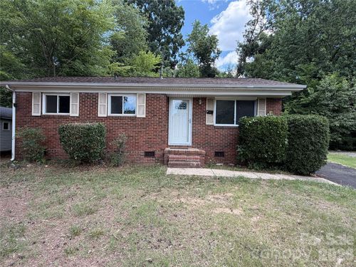 2824 Cedarhurst Dr, Charlotte, NC, 28269-4706 | Card Image