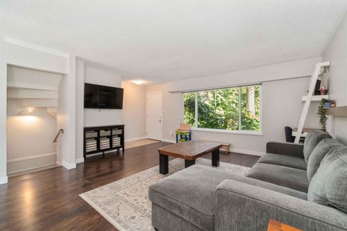 130-9061 Horne St, Burnaby, BC, V3N4L2 | Card Image